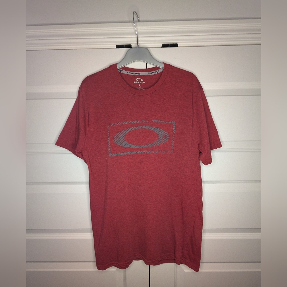 Oakley Mens Large Hydrolix Regular Fit Distressed Logo Red T-shirt